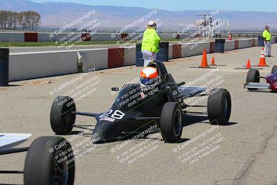 media/Jun-05-2022-CalClub SCCA (Sun) [[19e9bfb4bf]]/Around the Pits/